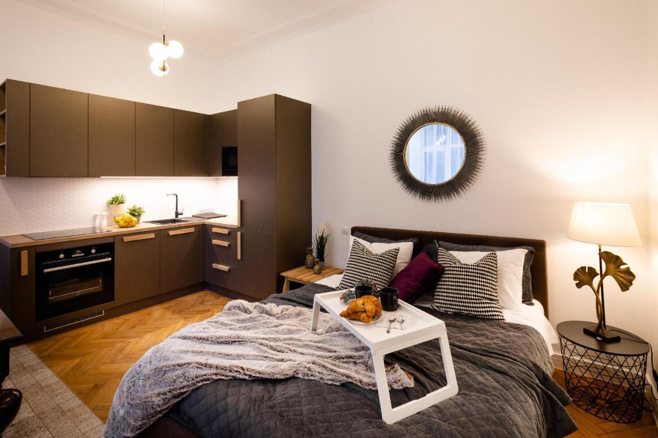 Brivibas House Design Apartments In City Center Riga Exterior foto