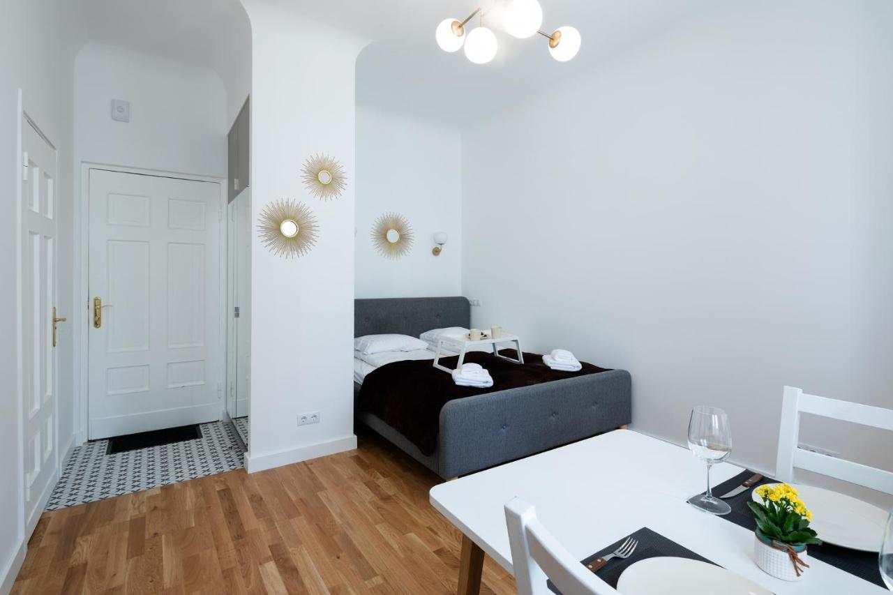 Brivibas House Design Apartments In City Center Riga Exterior foto